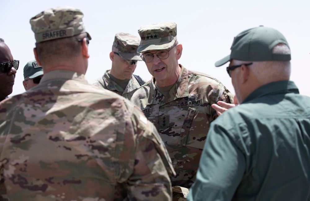 USARCENT Commander meets with Senior Leaders