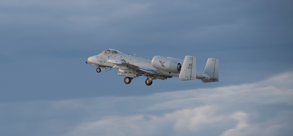 U.S. Navy flies in Idaho