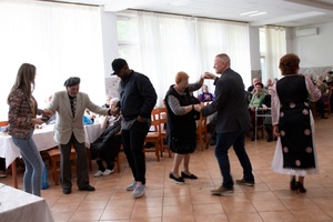 U.S. Army Soldiers spend Orthodox Easter with Romanian community
