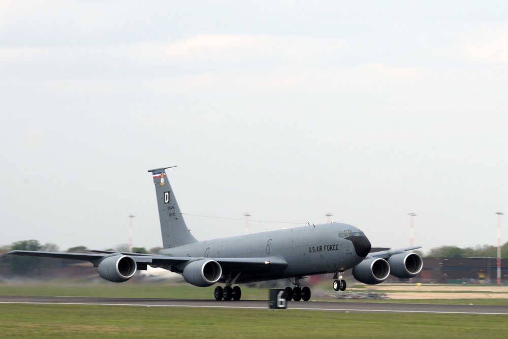 RAF Mildenhall flexes airpower during exercise