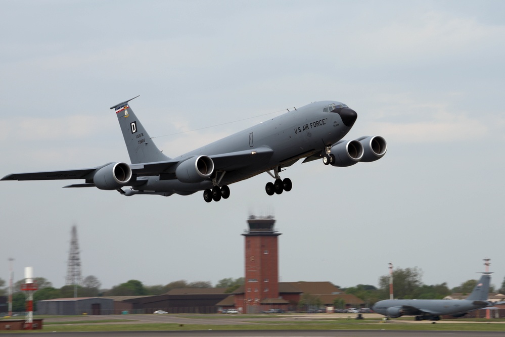 RAF Mildenhall flexes airpower during exercise