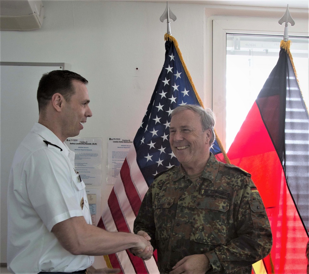Bundeswehr Gen. Armin Kalinowski Visits Hohenfels Clinic