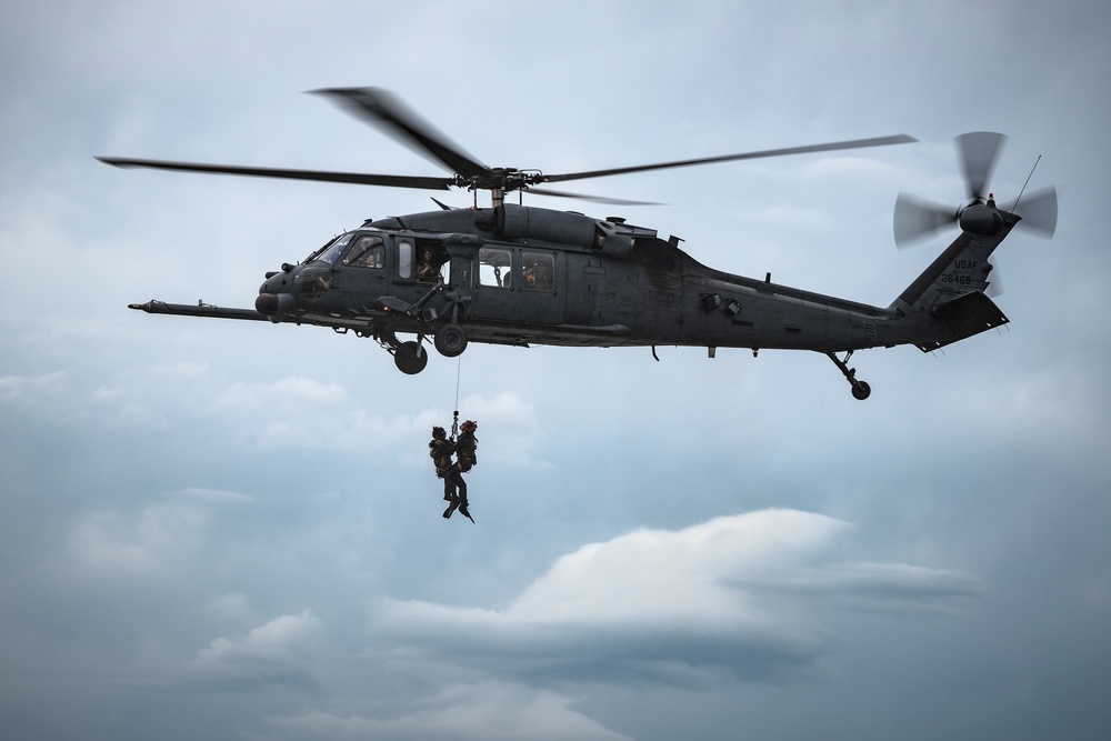 Rescue squadrons tether ducks, sharpen skills