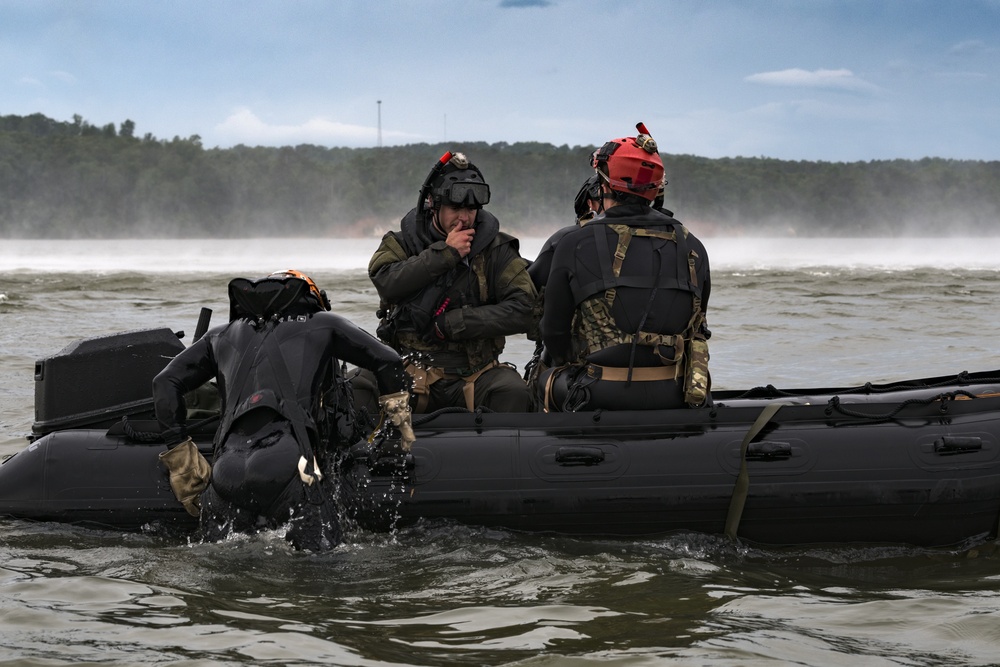 Rescue squadrons tether ducks, sharpen skills
