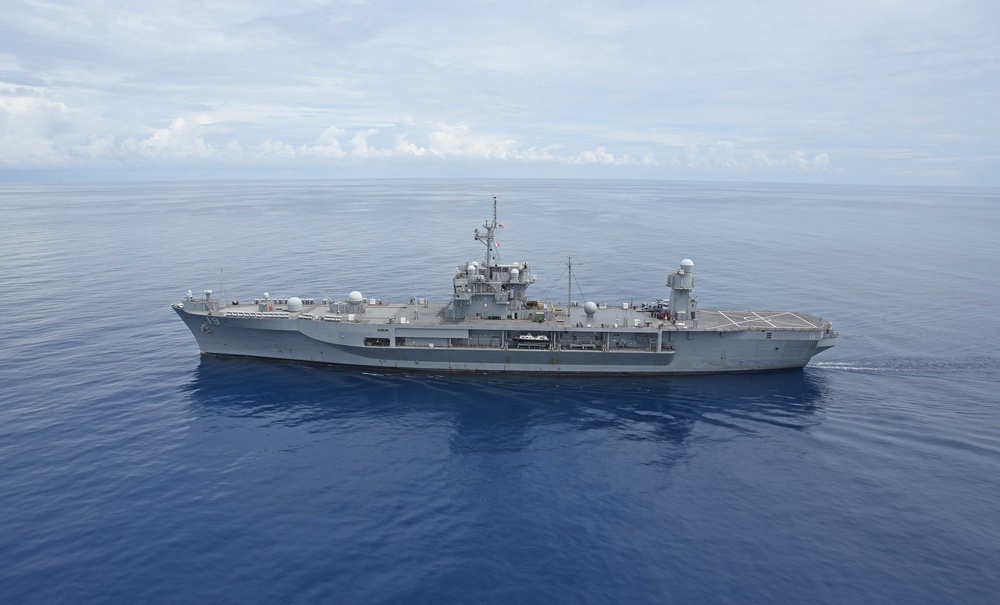 U.S. 7th Fleet flagship USS Blue Ridge (LCC 19) Conducts Operations in South China Sea
