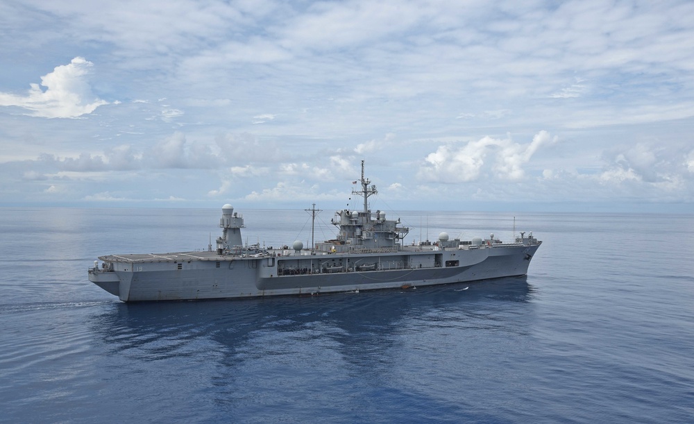 U.S. 7th Fleet flagship USS Blue Ridge (LCC 19) Conducts Operations in South China Sea