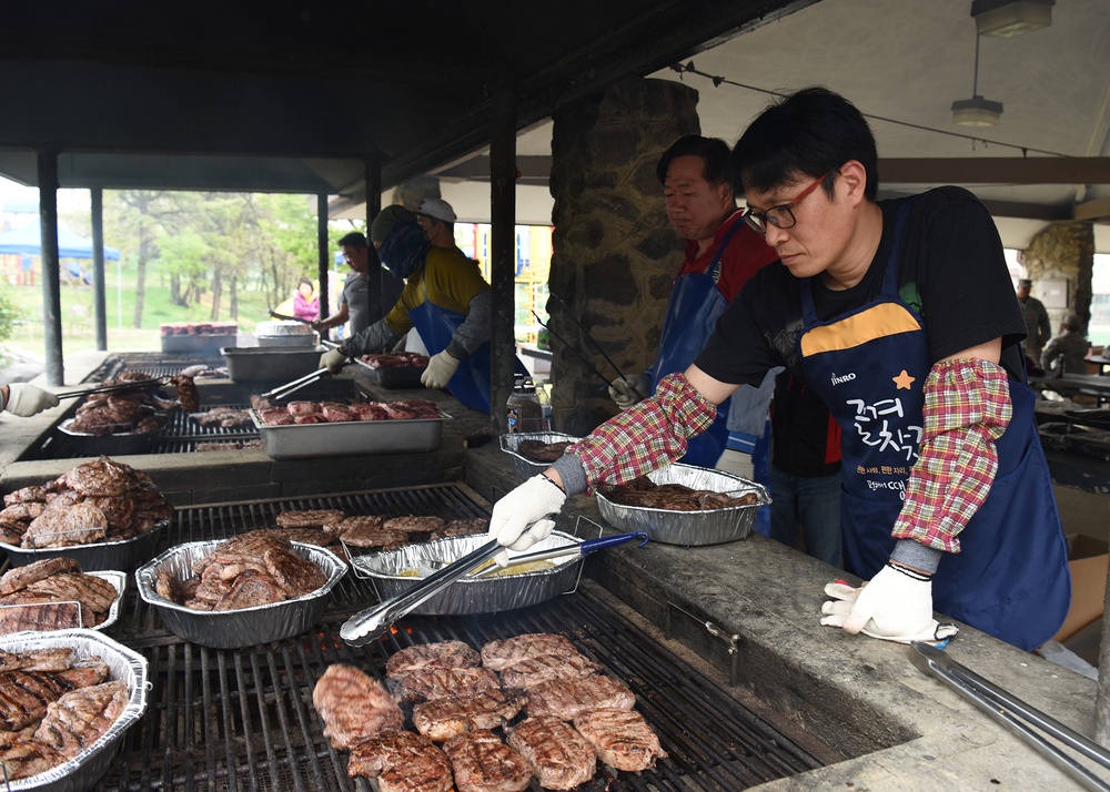 Osan celebrates Korean employees