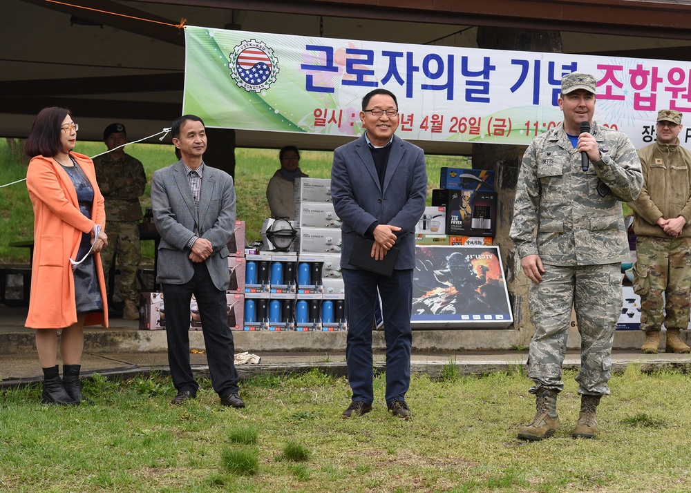 Osan celebrates Korean employees