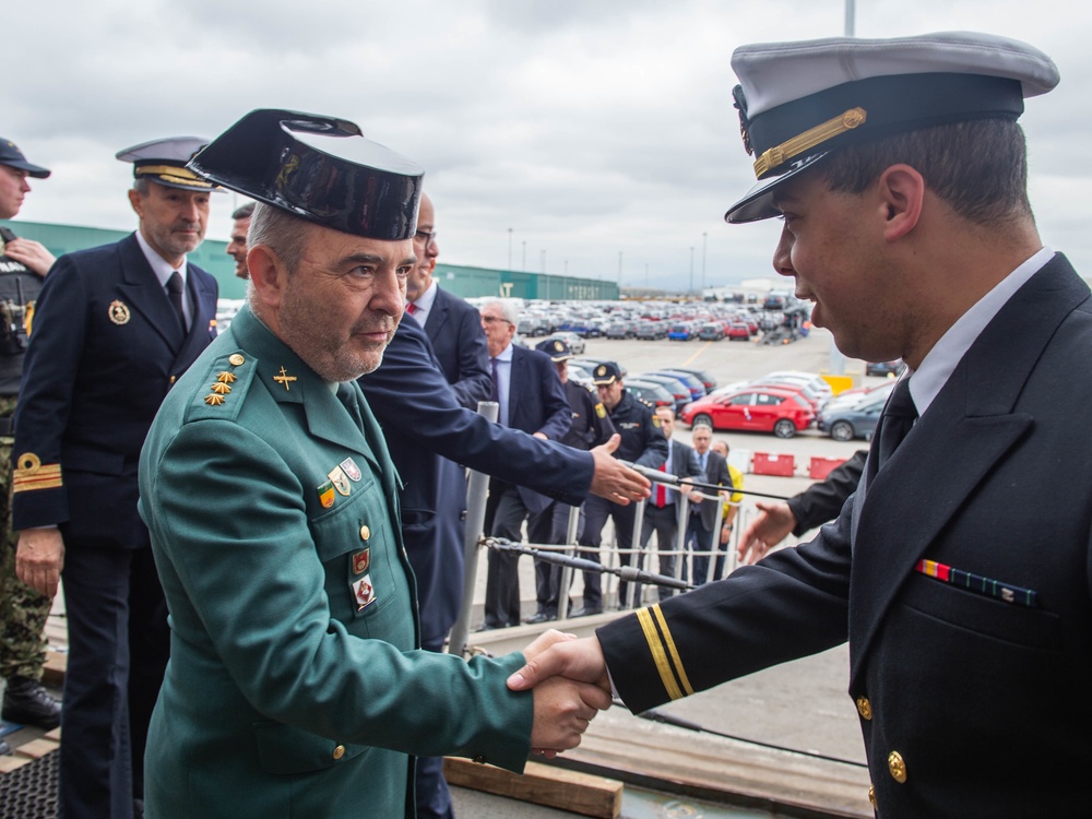 USS Leyte Gulf Host Spanish Dignitaries