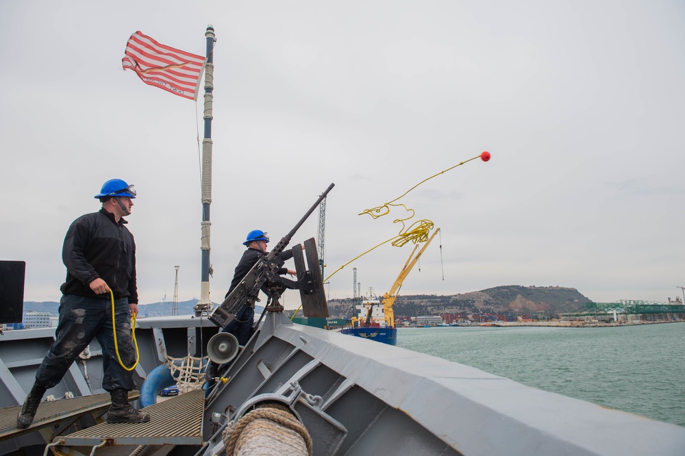 USS Leyte Gulf Goes Underway