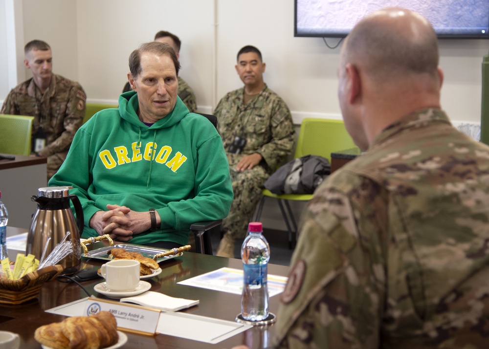 CODEL Wyden visits CJTF-HOA