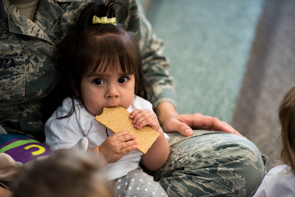 Families get stuffed during Teddy Bear Picnic