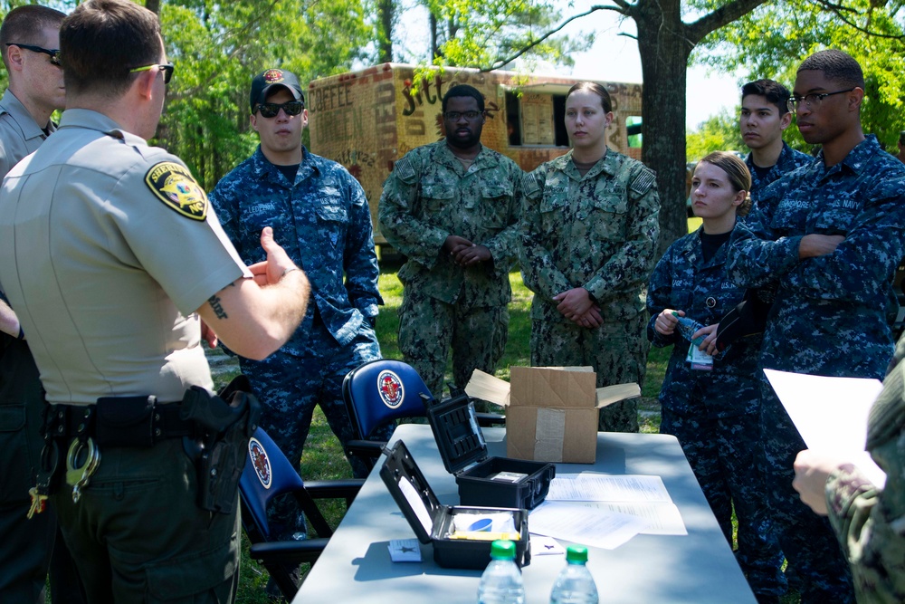 Naval Medical Center Camp Lejeune's Coalition of Sailors Against Destructive Decisions (CSADD) Hosts Distracted Driving Awareness Month Event