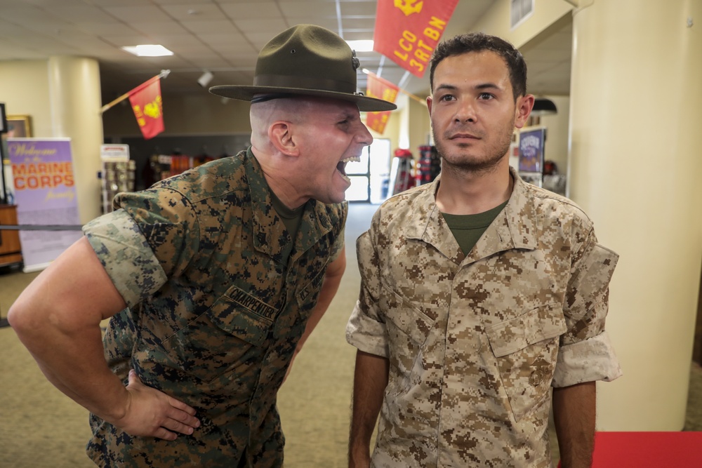 NASCAR drive Kyle Larson visits MCRD Parris Island