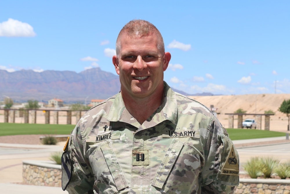 U.S. Army Chaplain and Powerlifter uses his faith to uplift himself