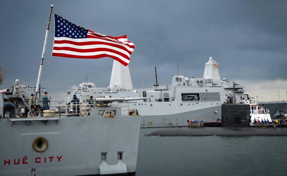 USS Albany Arrives in Port Everglades