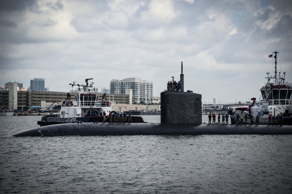 USS Albany Arrives in Port Everglades