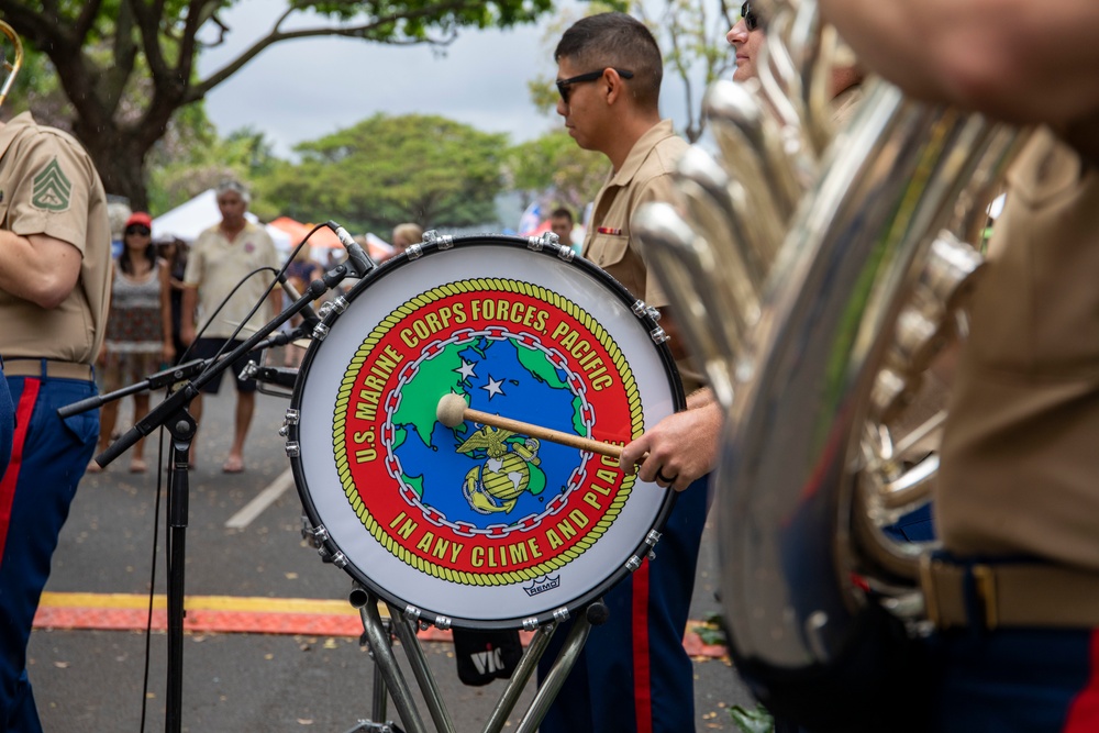 MARFORPAC band performs in "I Love Kailua Festival"