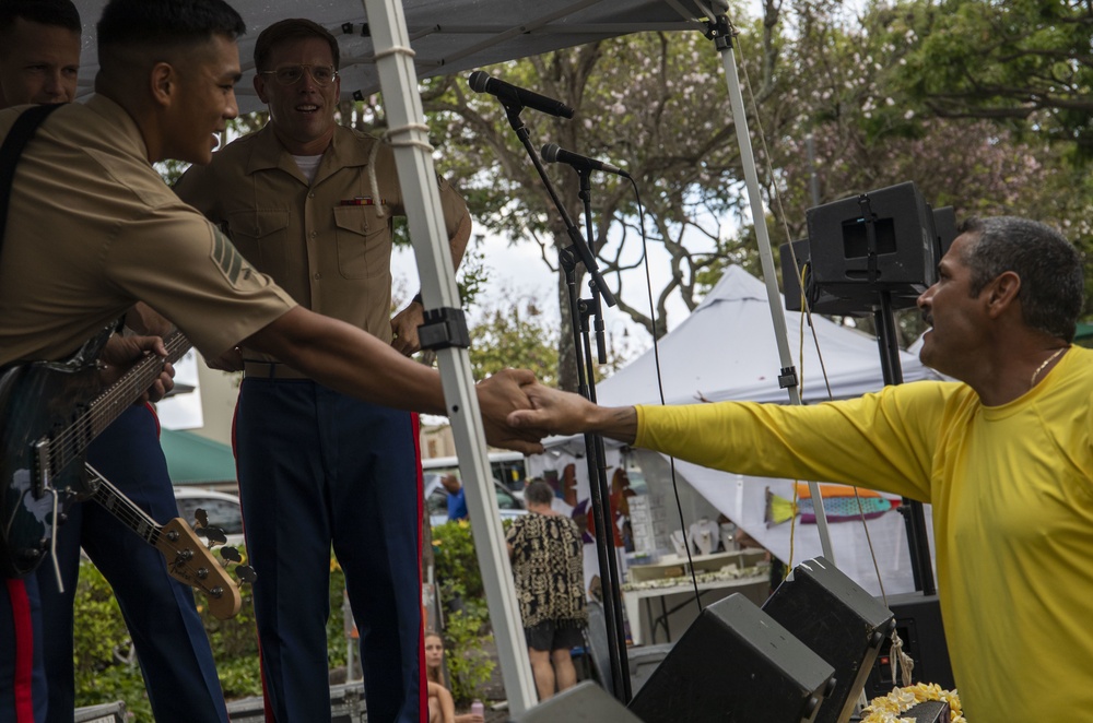 MARFORPAC band performs in "I Love Kailua Festival"
