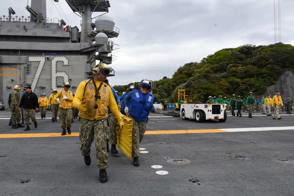 USS Ronald Reagan Conducts Flight Deck Certifications