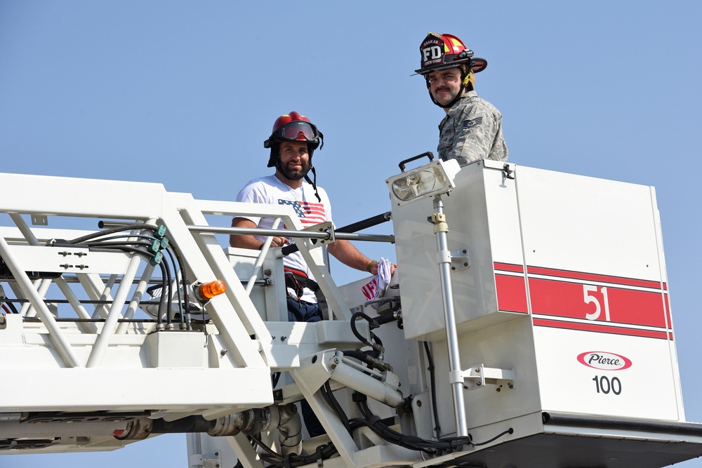 NFL players score Osan visit