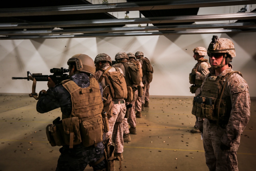 U.S. Marines train with Jordanian counterparts