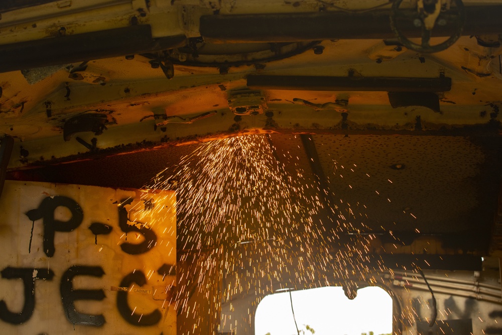 LVTP-5 Dismantling