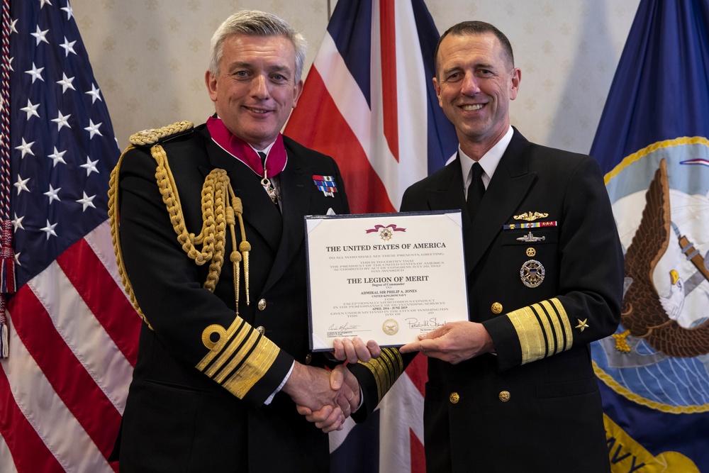 CNO Meets with First Sea Lord and Chief of Naval Staff, United Kingdom Royal Navy