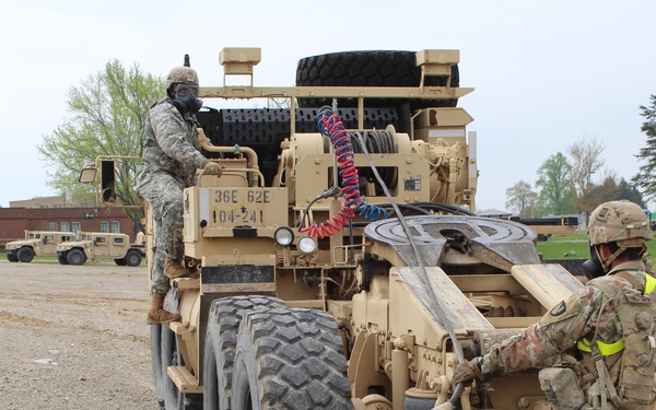 Engineers clear obstacles during Exercise Guardian Response