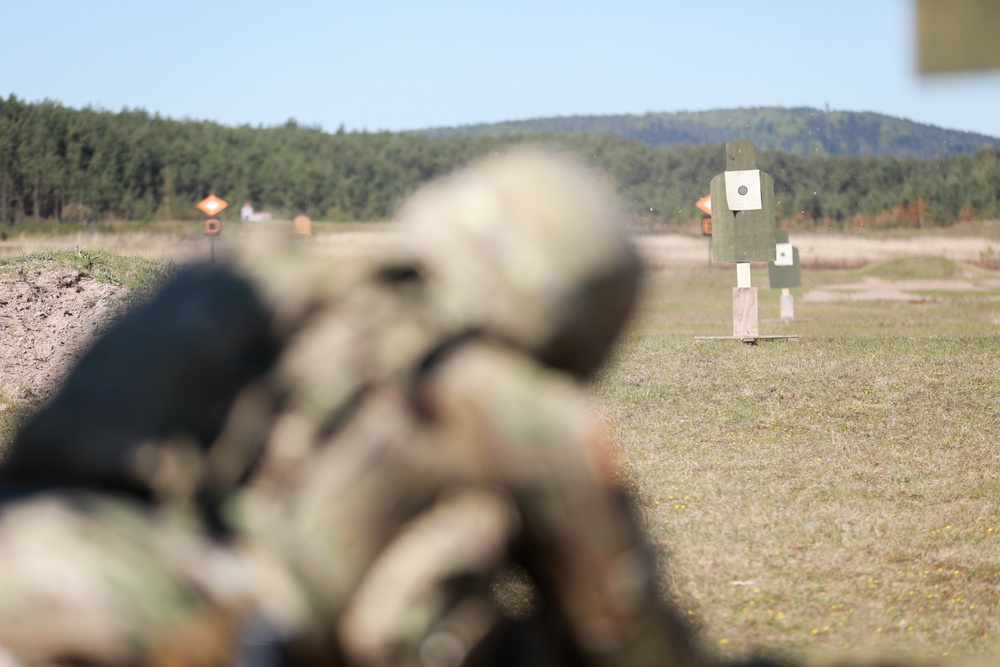 Infantryman tested in marksmanship assault course