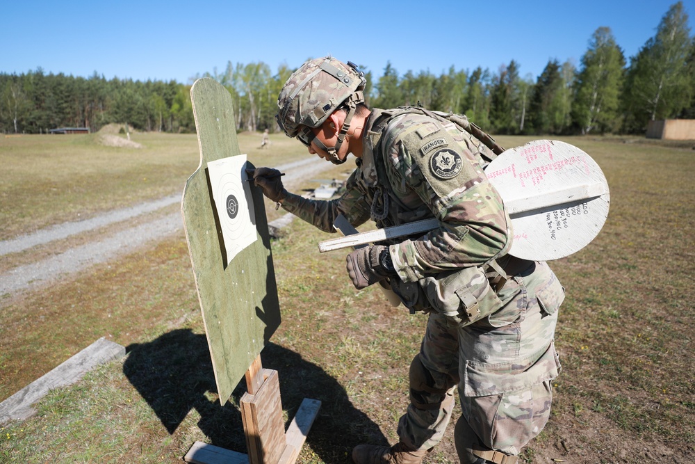 Infantryman tested in marksmanship assault course