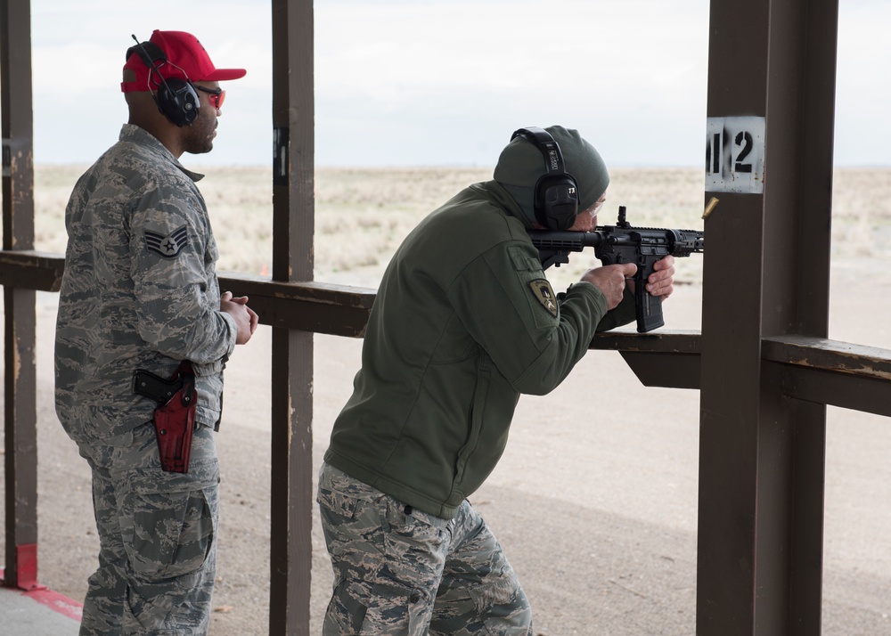 General Holmes visits Mountain Home Air Force Base