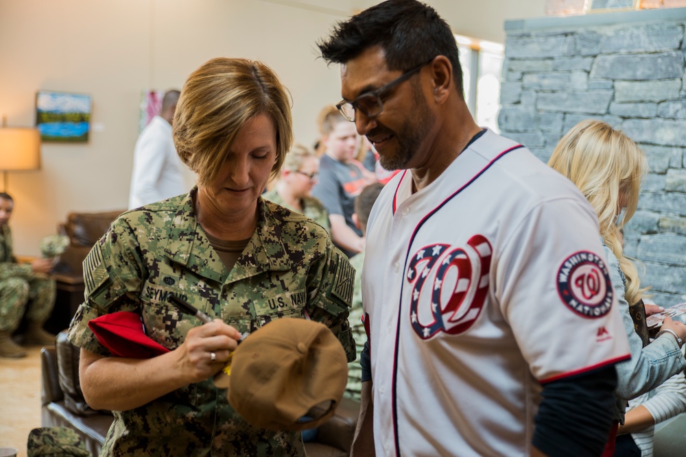 Washington Nationals Visit USO