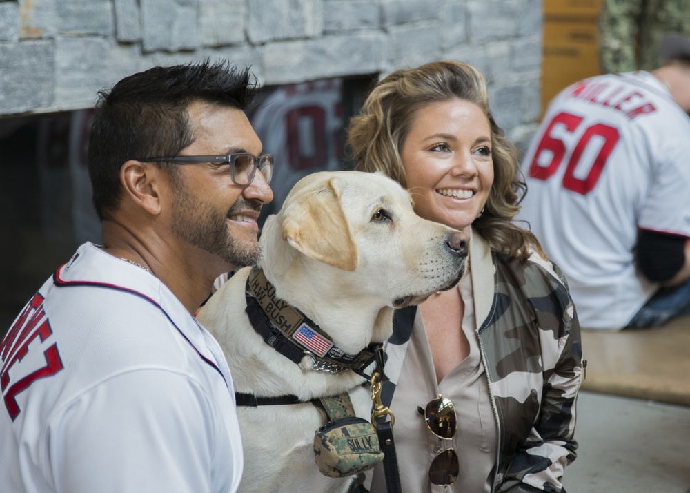 Washington Nationals Visit USO