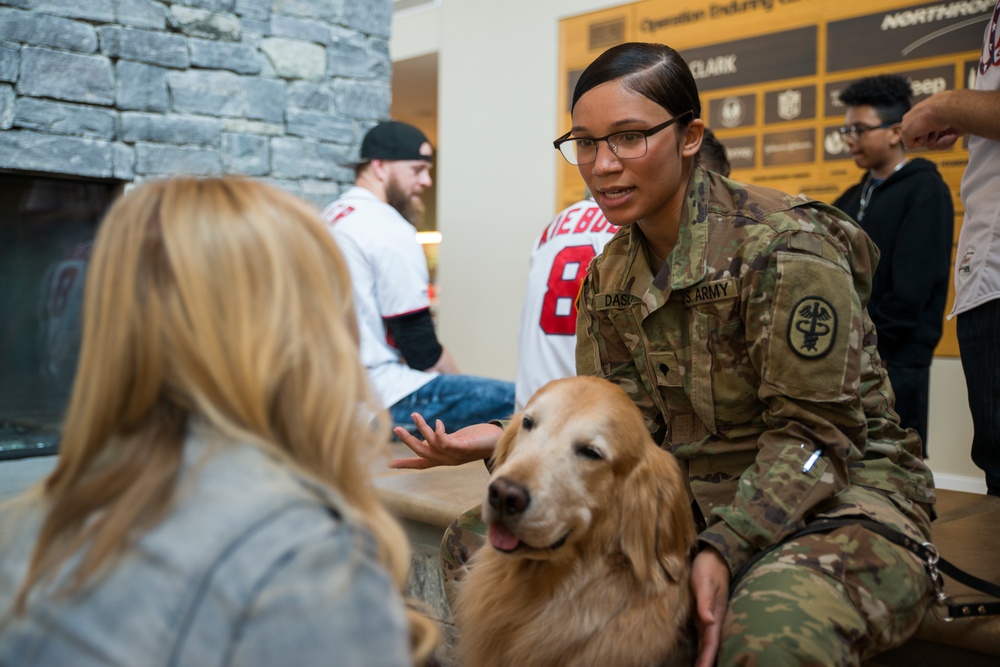 Washington Nationals Visit USO