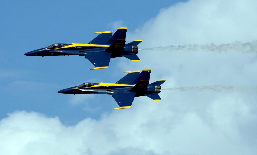 Blue Angels perform at MCAS Beaufort