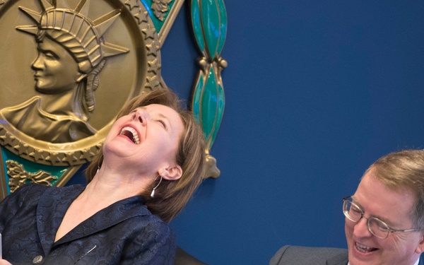 DoD Officials Present Inaugural DOD Gears of Government Awards