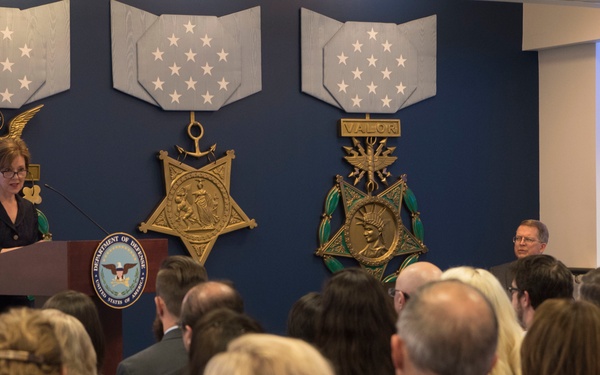 DoD Officials Present Inaugural DOD Gears of Government Awards