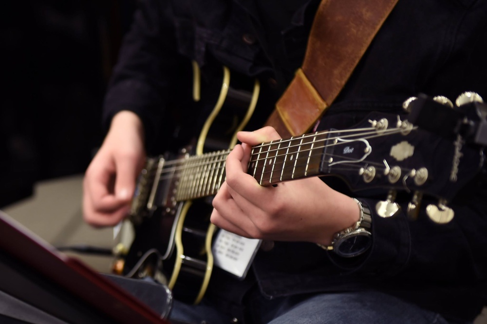 BOGW mentors high school band students