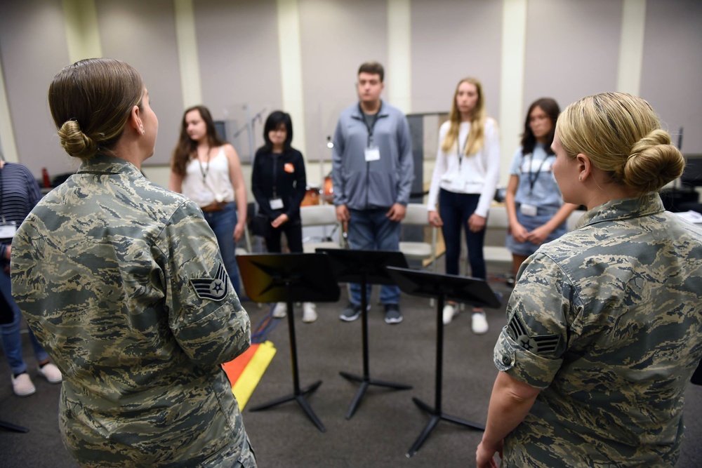 BOGW mentors high school band students