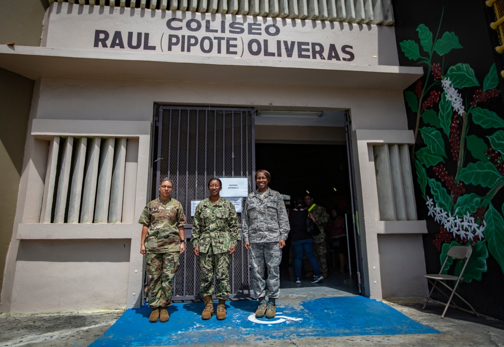 Distinguished Visitors visit service members supporting IRT Puerto Rico 2019