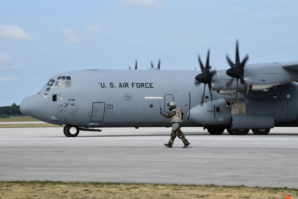 123rd Contingency Response Group establishes aerial port during Michigan exercise