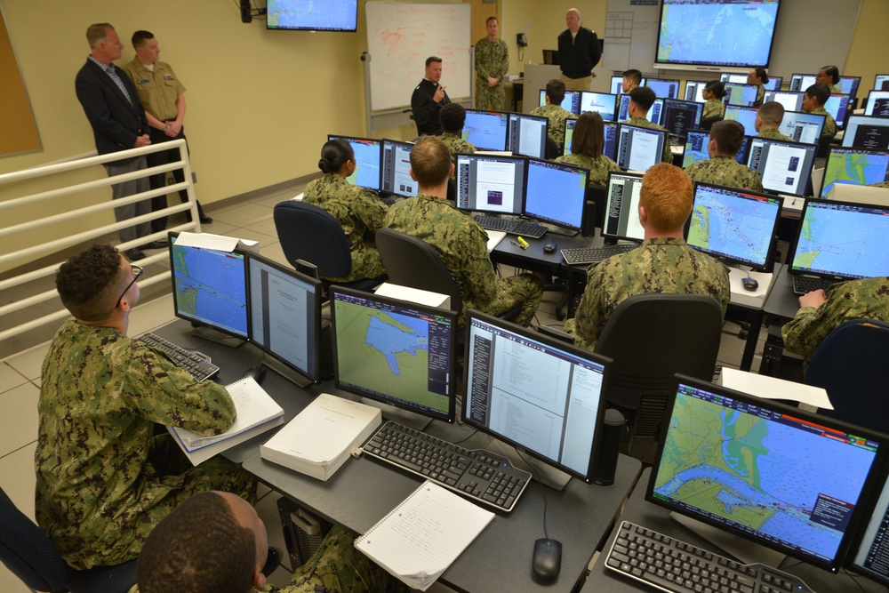 NETC Commander Visits CSCSU Great Lakes