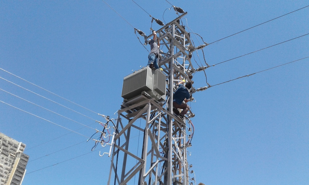 Power Lines Being Installed in Raqqa Governorate