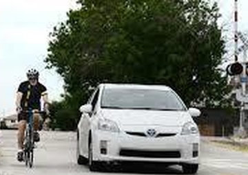Safety official: Bicyclists, motorists are safest when they share the road fully engaged