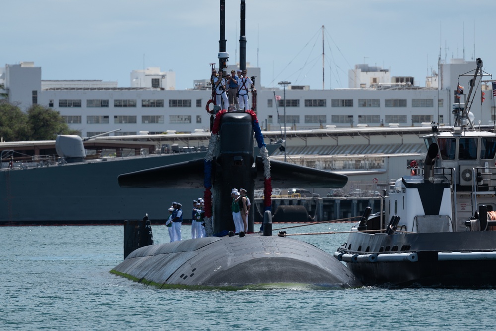 USS Louisville Returns to Pearl Harbor