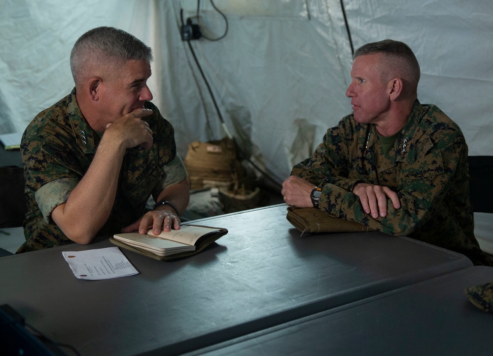 Commanding Generals of I MEF and III MEF Meet at MEFEX 19