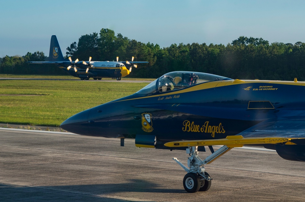 Blue Angels Fly Home