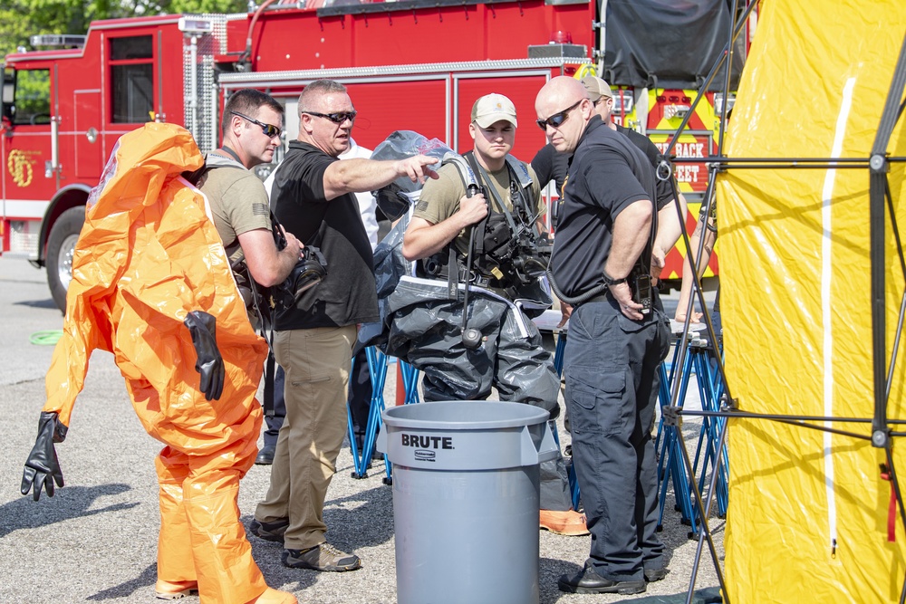 35th Civil Support Team, Charleston Fire Department conduct joint HAZMAT training