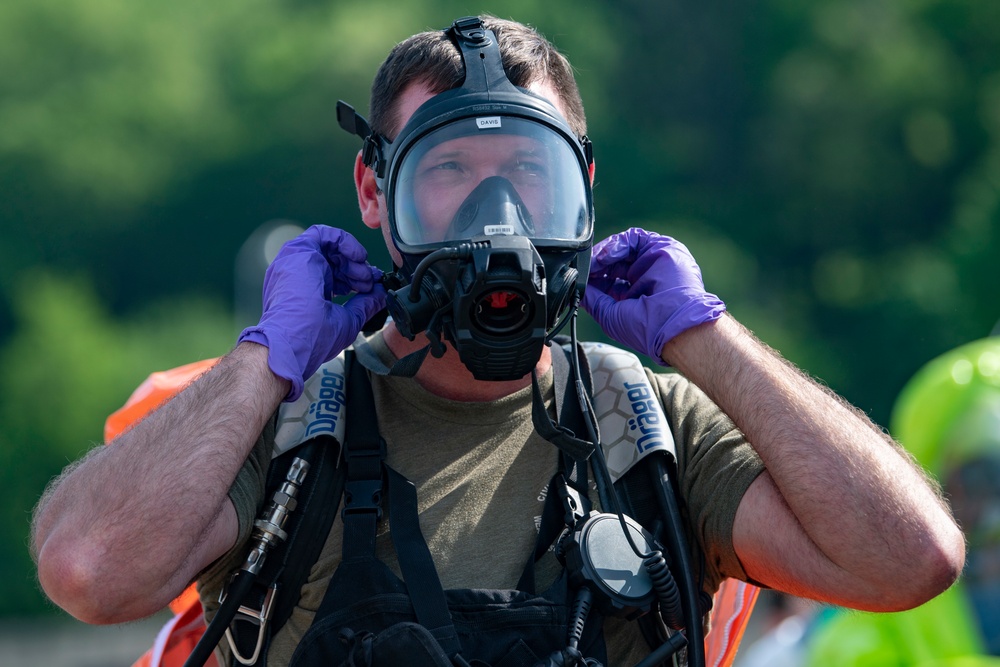 35th Civil Support Team, Charleston Fire Department conduct joint HAZMAT training